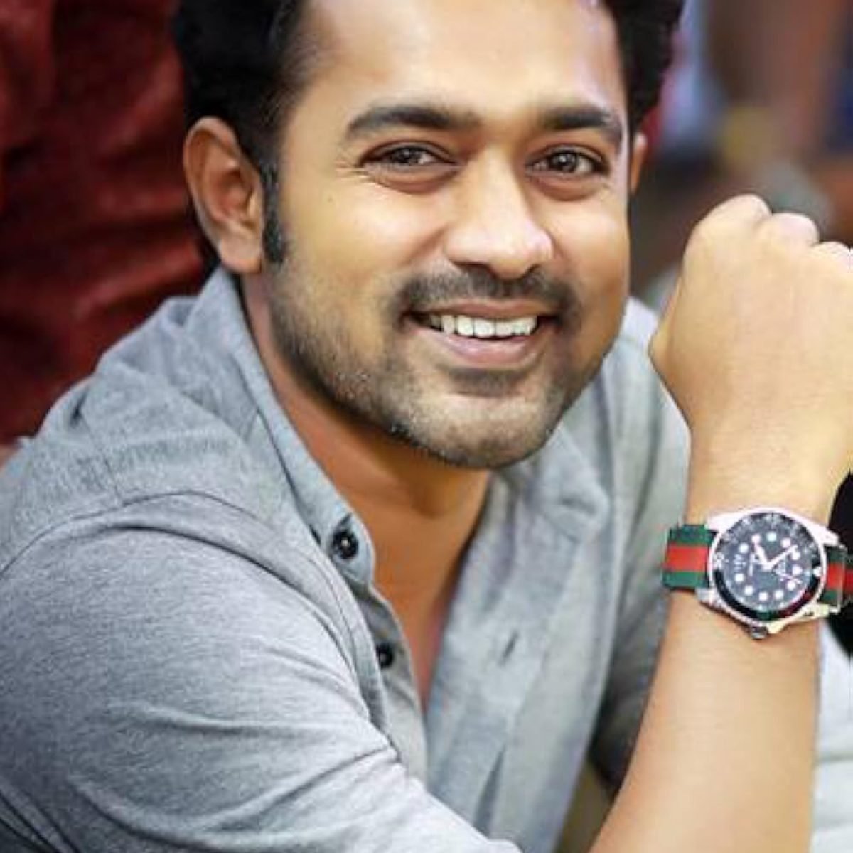 MV5BNWFlYjdhMjItNTA3MC00YzhjLTk3OGItMmNkOWJlZmIwNmZhXkEyXkFqcGc@._V1_FMjpg_UX1000_